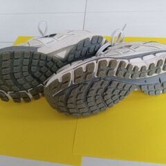 ブルックス★スニーカー★22センチ★未使用タグ付きの画像