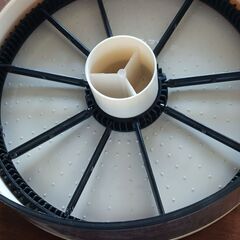 自動孵化機と保温球の画像