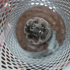 自動孵化機と保温球の画像