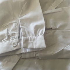 新品キッズ長袖シャツ130の画像