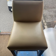 木製　カウンターバーチェア　一台の値段の画像