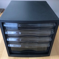4段書類ケース　雑貨の整理にも　色味→濃いグレー　3ヶ所割れあり...