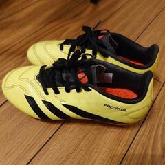 adidasスパイク22センチ