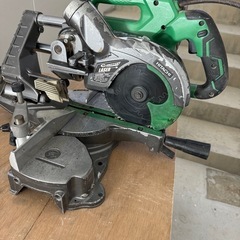 ハイコーキ スライドマルノコ&36Vバッテリー2個の画像