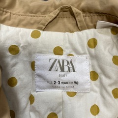 ZARA ベージュ コート　女の子用　98cmの画像