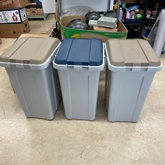  【中古】ゴミ箱45L  縦39cm 横33cm 高さ60cm 3つセットの画像
