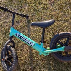 3点セット　一輪車、ホッピング、ストライダーの画像