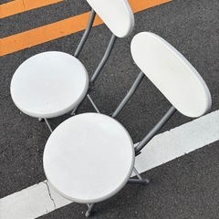 NITORI製　折りたたみのイス　合計2脚　早く取りに来ていただける人優先の画像