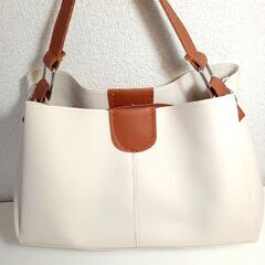 ショルダーバック2way　ホワイト×ベージュ　1000円の画像