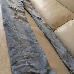 メンズ　UNIQLOダメージ加工デニムパンツの画像