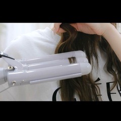 新品✨️3連バレルヘアアイロン スリコ スリーコインズ 3COINSの画像