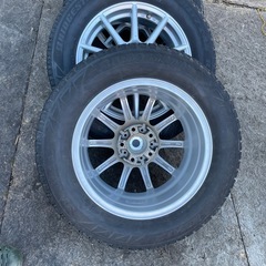 スタッドレスタイヤ205/65R16の画像