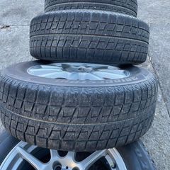 スタッドレスタイヤ205/65R16の画像