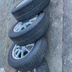 スタッドレスタイヤ205/65R16の画像