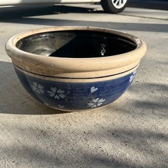 睡蓮鉢　直径約30cm