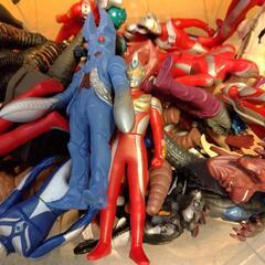 ウルトラマンフィギュア商談中