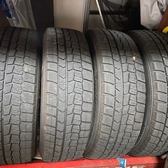 スタットレスタイヤ　ダンロップ　15インチ　4本　アクアなどの画像