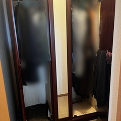 鏡付き箪笥クローゼットの画像