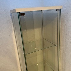 ショーウィンドウケースガラス　商品棚の画像