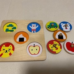 木のおもちゃ　パズルの画像