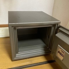 【あげます】耐火金庫 鍵１つ付き