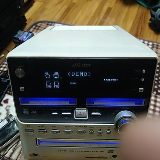 ビクターWMDコンポux-w500、動作確認済み。aMD.BMD.再生確認、カセットテープ、再生確認、CD再生確認、ラジオAM.FM.確認済み、（受信環境）により異なります。スピーカー、コード、説明書、アンテナAM、FM.リモコン、付いてます。簡単な動作確認ですが?古い品です。ジャンク扱いにて、宜しくお願い致します。値下げしました。