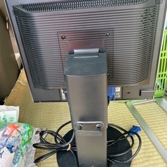 実家断捨離中　パソコンモニタージャンク品の画像