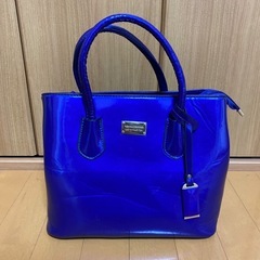 受け渡し予定者決定⭐︎中型エナメルのハンドバッグ、未使用品カード...