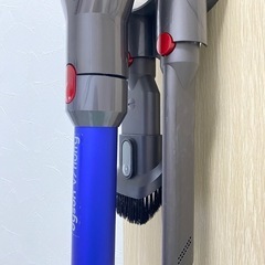 dyson v7 fluffy コードレスクリーナーの画像