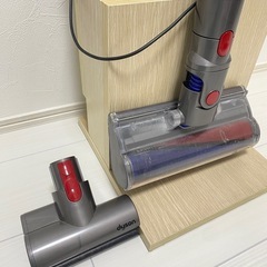 dyson v7 fluffy コードレスクリーナーの画像