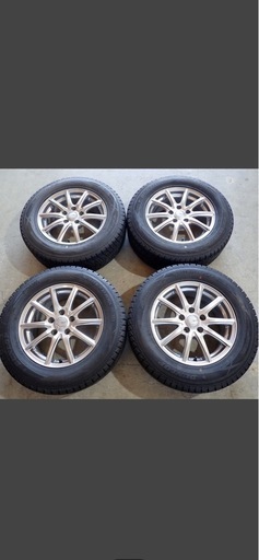 スタッドレスタイヤ16インチ４本セット　
215/65R16