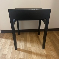 商談中　ドレッサー椅子　スツールの画像