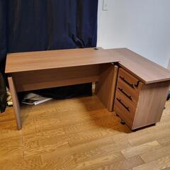 ニトリ椅子とデスクの画像
