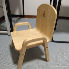 子ども用椅子の画像