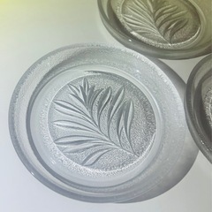 未使用品 リーフ柄 ガラス 小皿 3個セットの画像