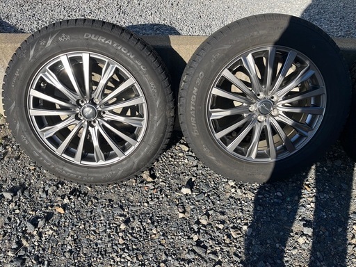 ホイール付きスタッドレスタイヤ　
225/60R16