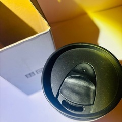 ユニクロ Hot&Cold 中空 ステンレス タンブラー の画像