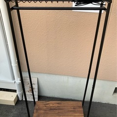 上着ラック　棚の画像