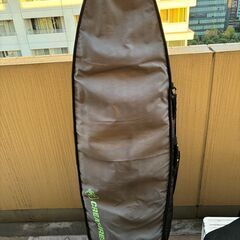 SURFBOARD + HOUSING + FINS