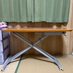 テーブル
