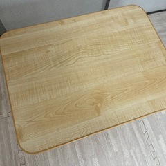 折りたたみテーブル　　の画像