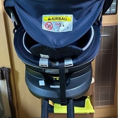 【年内引き取りのみの方限定価格】エールべべ・チャイルドシート ベビーミラー付きの画像