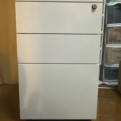 キャビネット　白の画像