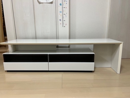 テレビ台　伸縮機能付