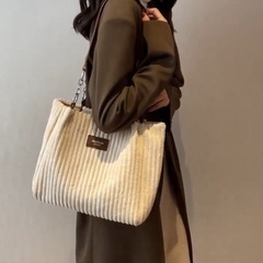 新品　未使用品  シックなコーデュロイトートバッグ（女性用）-  広々としたショルダー＆クロスボディハンドバッグ、チェーンディテール、ソフトタッチ、ジップクロージャー - カーキ色の画像