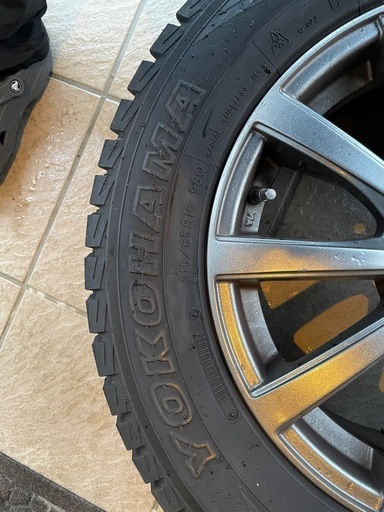 スタッドレスタイヤ4本 215/65R16 98Q