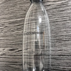 ソーダストリーム (ほぼ未使用)ガスシリンダー備え付けの画像