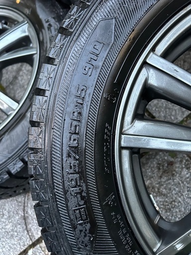国産スタッドレス195/65r15  Wedsホイール