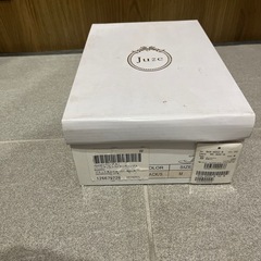 パールアンクルストラップパンプスの画像