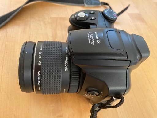 【引渡済】FUJIFILM finepix s6000fd (エネループ4本+充電器付)